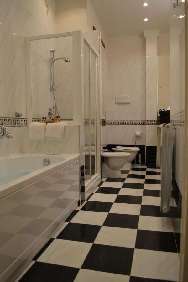 Domus Dea Apartment Venesia Bagian luar foto