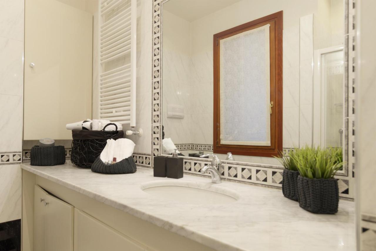 Domus Dea Apartment Venesia Bagian luar foto