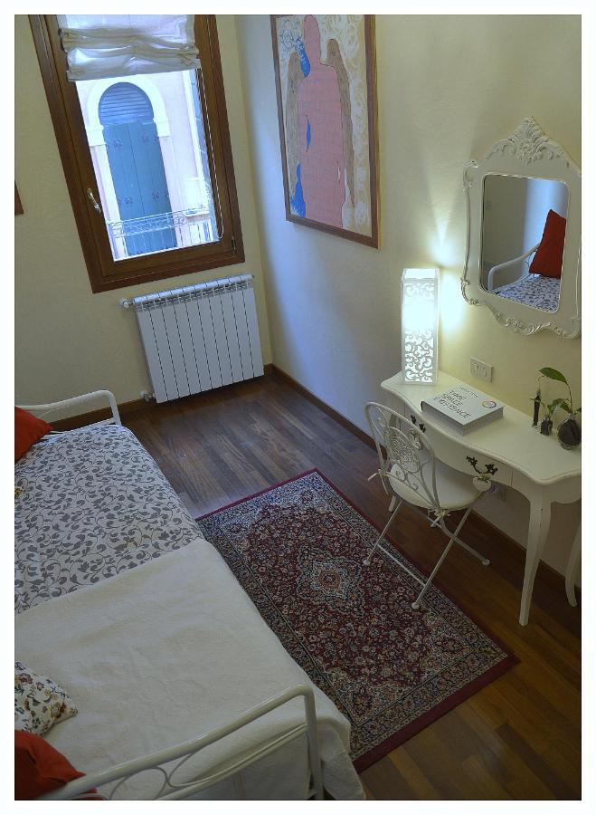 Domus Dea Apartment Venesia Bagian luar foto